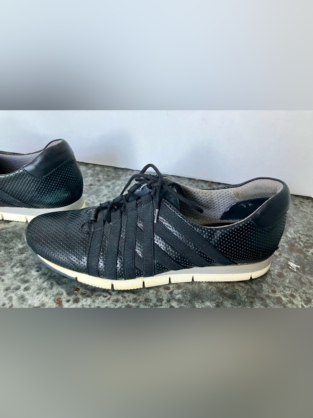 Sesto Meucci Shoes Black Perforated Leather Sneakers Size 7 - Picture 2 of 13